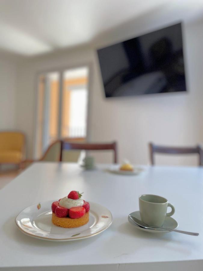 Vieil Beachside Apartment: Brand New With Parking Antibes