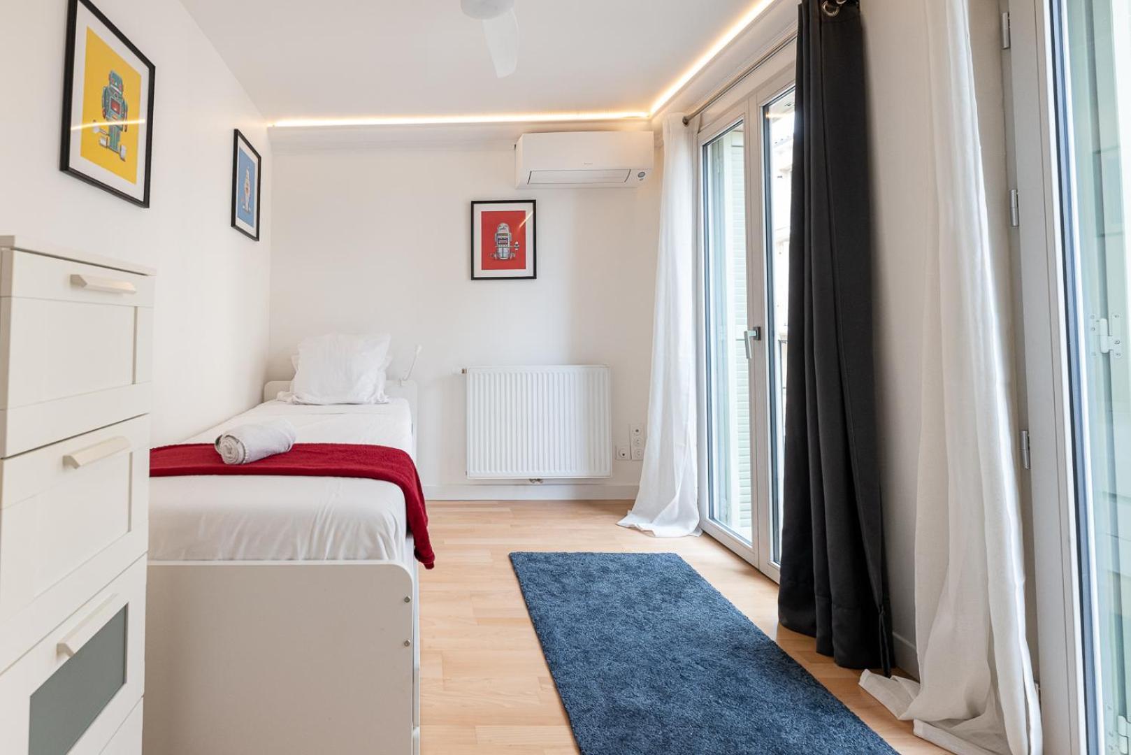 Vieil Beachside Apartment: Brand New With Parking Apartamento